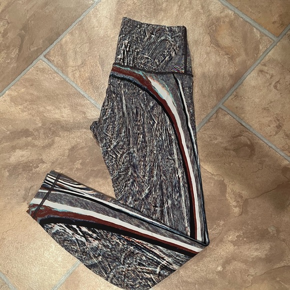 lululemon athletica Pants - Lululemon Polychromatic Wunder‎ Under Nulux High Rise Yoga Legging Size 8